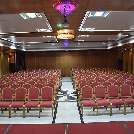 Ulo Chennai Deluxe Hotel ภายนอก รูปภาพ