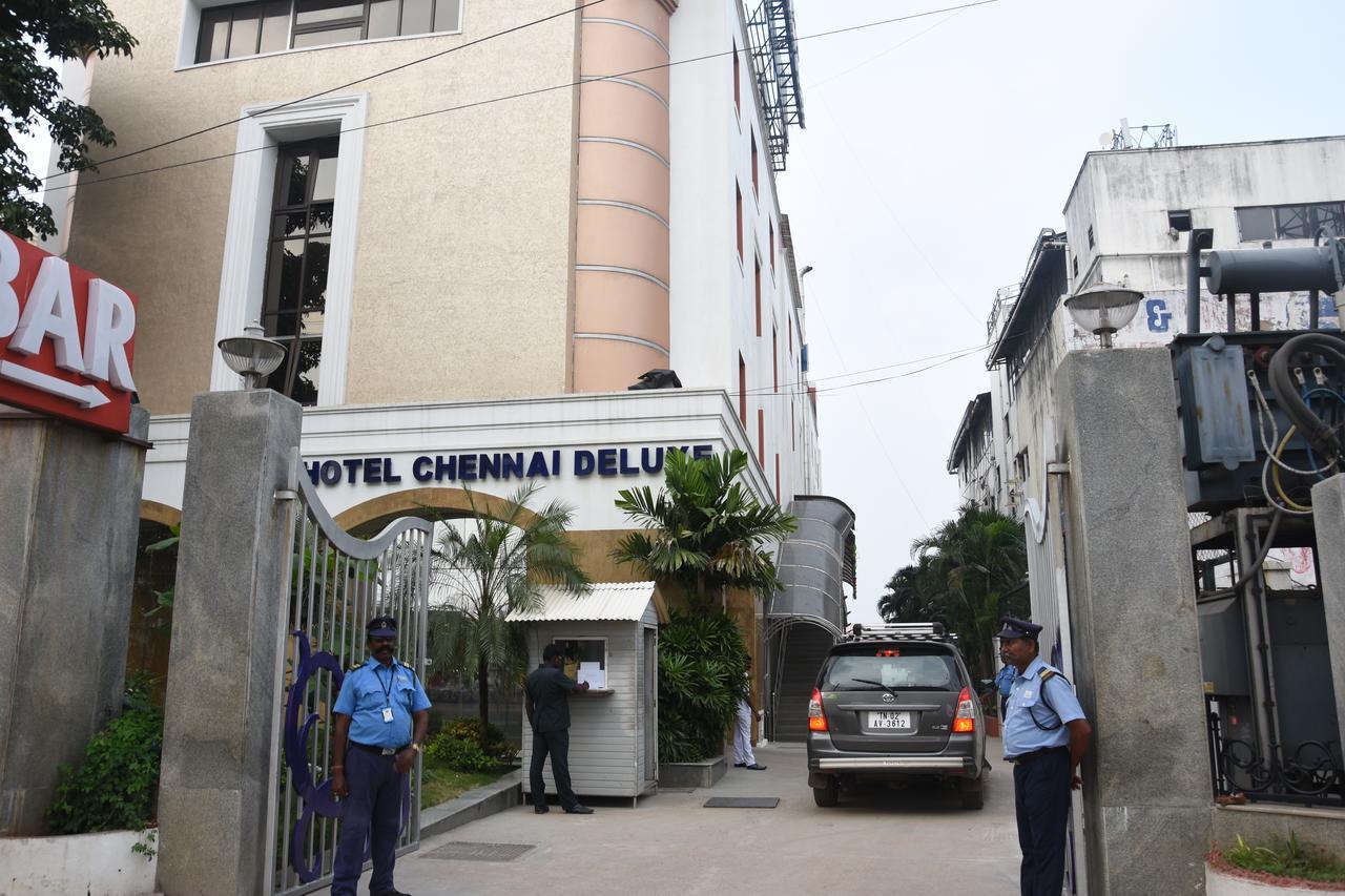 Ulo Chennai Deluxe Hotel ภายนอก รูปภาพ
